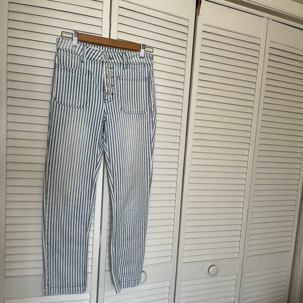 NEVER WORN w/TAG